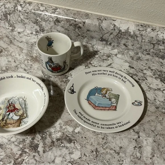 Vintage Wedgwood Peter Rabbit by Beatrix Potter 3 Piece Porcelain Nursery Set - Picture 5 of 7